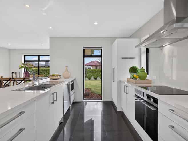 1 Eastfield Drive, Lincoln