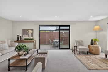 1 Eastfield Drive, Lincoln