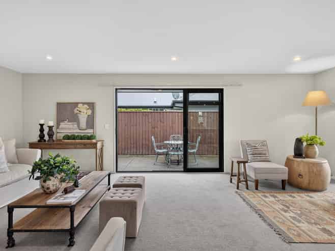 1 Eastfield Drive, Lincoln