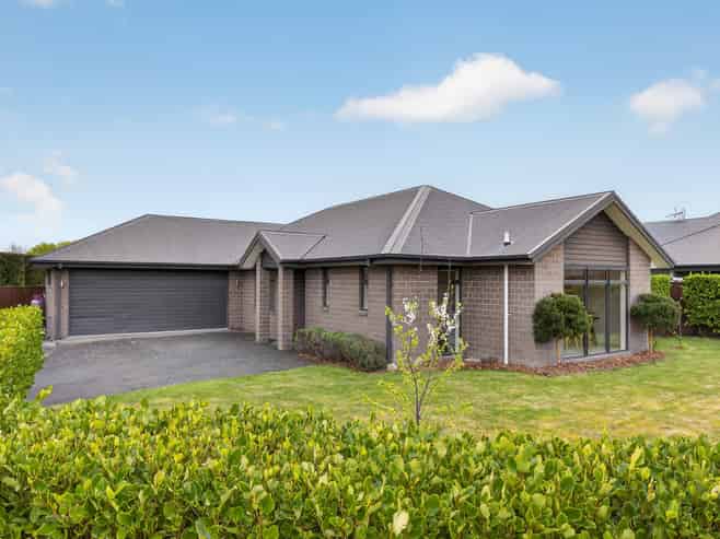 1 Eastfield Drive, Lincoln
