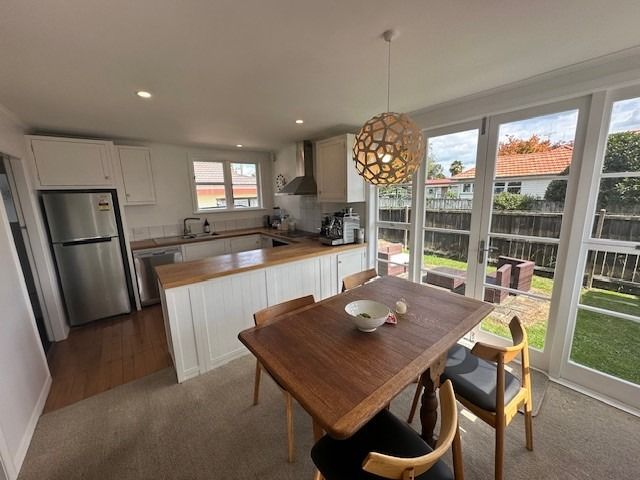 GORGEOUS HOME IN GREAT LOCATION 1