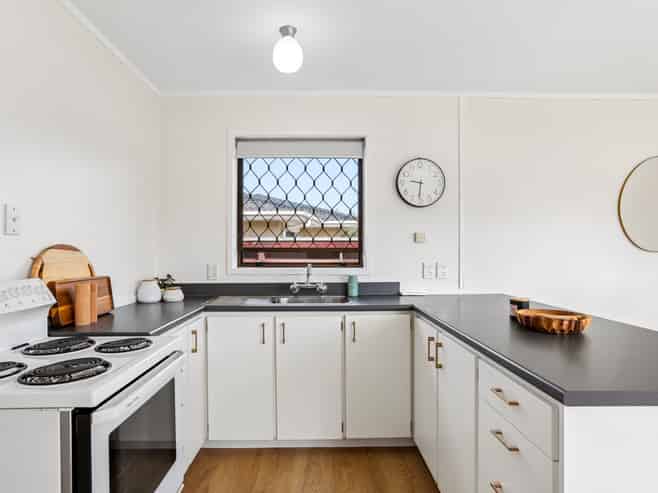 10 Annette Avenue, Te Atatu South