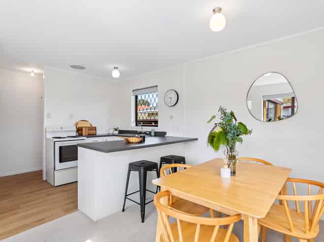 10 Annette Avenue, Te Atatu South