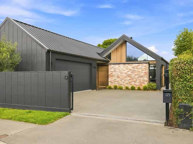 225 Springfield Road, Saint Albans
