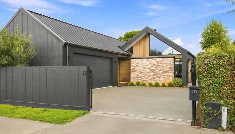 225 Springfield Road, Saint Albans