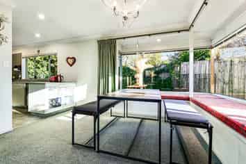 1B Saxbys Road, Glenview