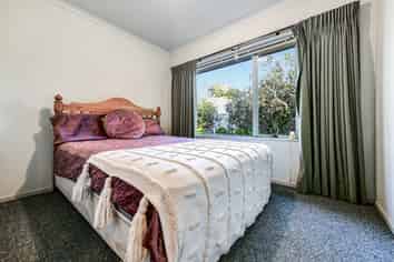 1B Saxbys Road, Glenview