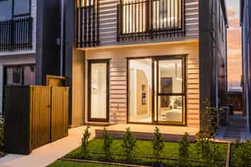 60 Picnic Point Road, Hobsonville