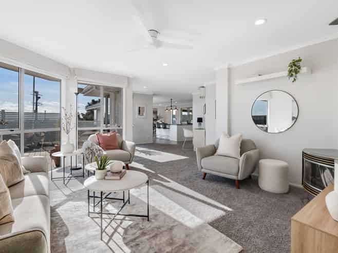 1/4 Roberts Road, Matakatia