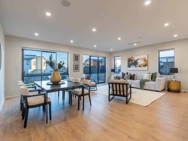 20 Headsail Drive, Long Bay