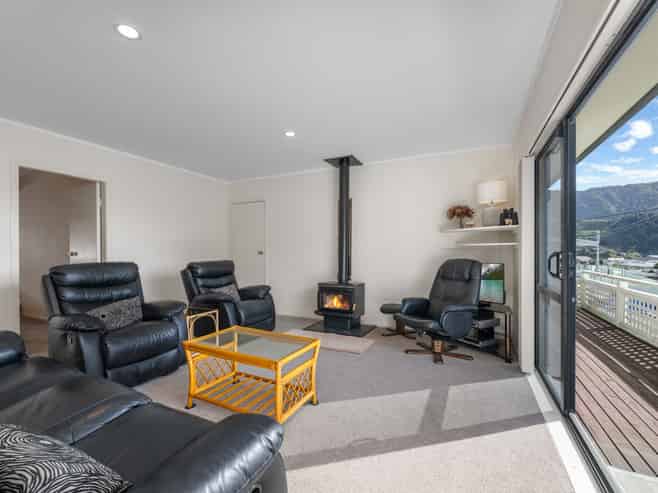 16 Broadway, Picton