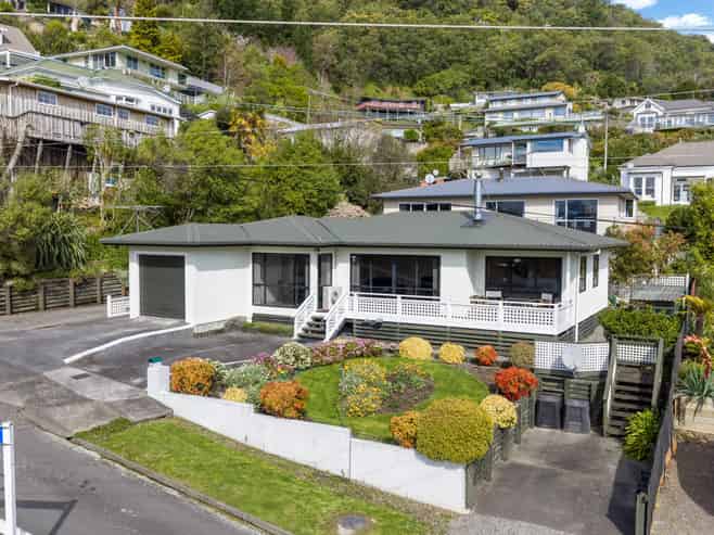 16 Broadway, Picton