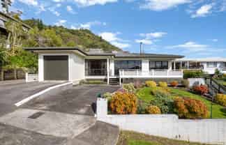 16 Broadway, Picton