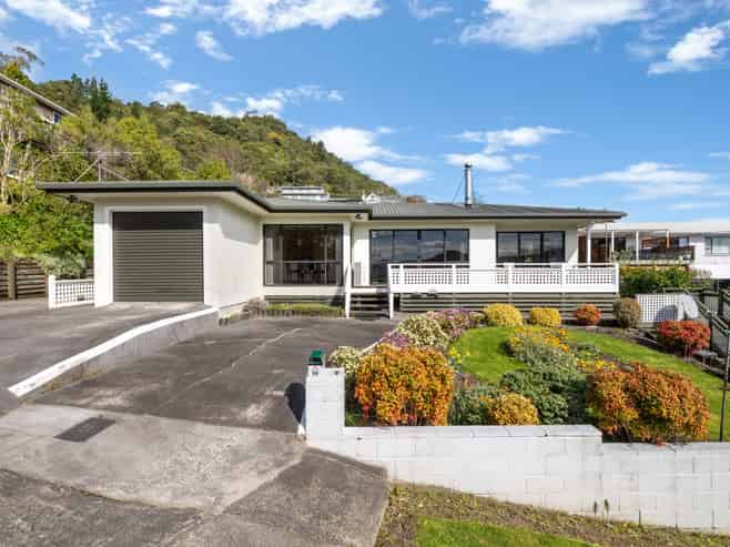 16 Broadway, Picton