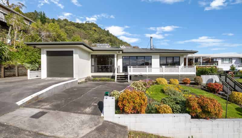 16 Broadway, Picton
