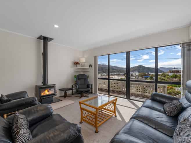 16 Broadway, Picton