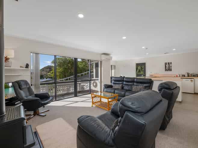 16 Broadway, Picton
