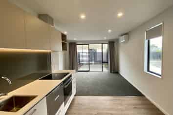 4/102 Ruskin Street, Addington