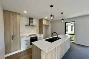 8 Sandsview Way, Rolleston