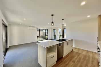 8 Sandsview Way, Rolleston