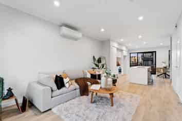 20 Beach Road, Hobsonville