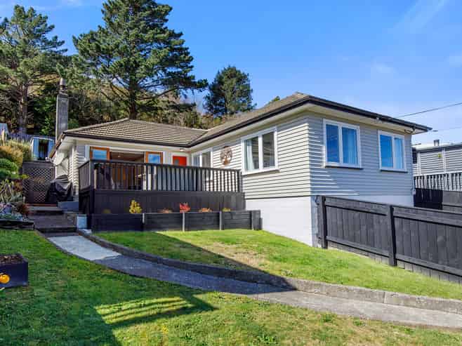 61 Coast Road, Wainuiomata