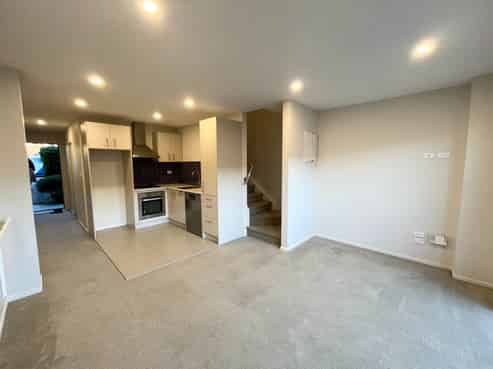 33/11 Ray Small Drive, Papakura