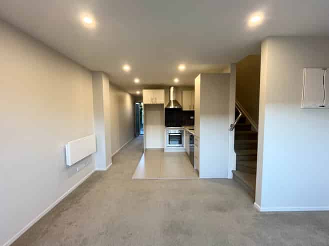 33/11 Ray Small Drive, Papakura