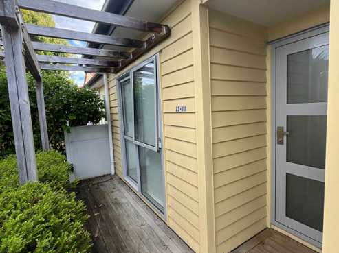33/11 Ray Small Drive, Papakura