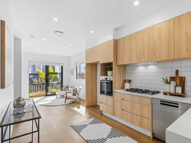 6 Coast Garden Drive, Hobsonville