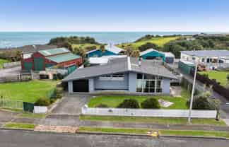22 Hickey Place, Opunake