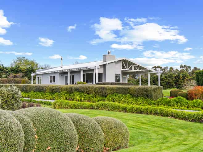 14 Fairway Drive, Martinborough