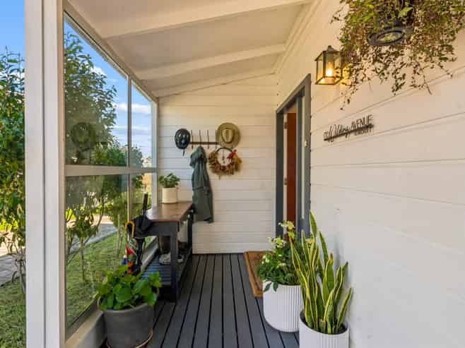 17C  Wilding Avenue, Epsom