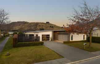 9 Haddows Place, Lake Hayes Estate