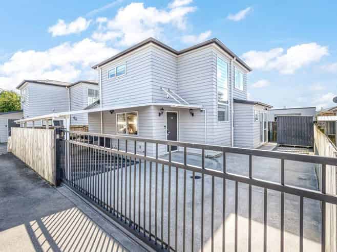 37A Rollerson Street, Papakura
