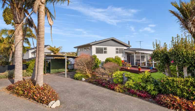 10 Bay Street, Matua