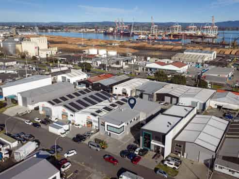 Modern Mount industrial - invest or occupy