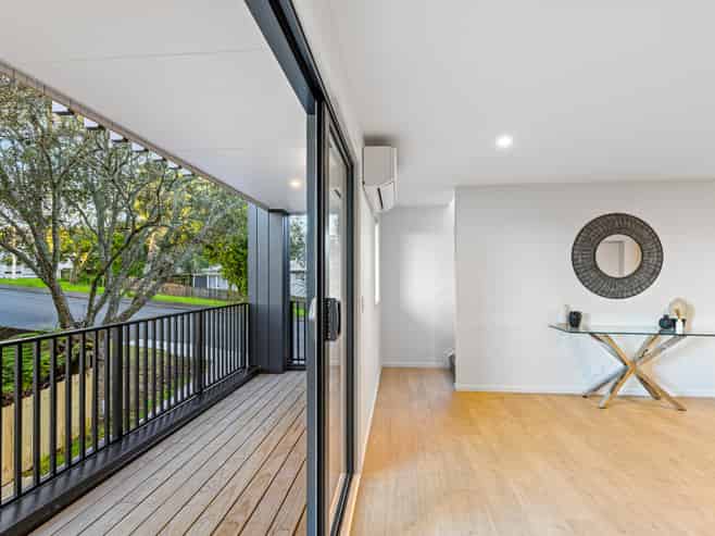 11 Fitzherbert Avenue, West Harbour