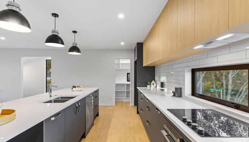 11 Fitzherbert Avenue, West Harbour