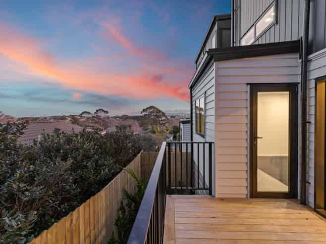 11 Fitzherbert Avenue, West Harbour