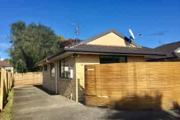 2/9a Araminta Place, Beachlands