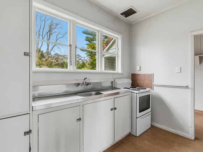 64 Jellicoe Drive, Hamilton East