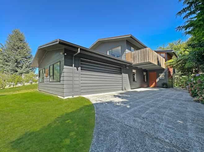 82 Marina Terrace, Kinloch