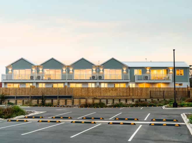 1 & 2/118 Links Avenue, Mount Maunganui