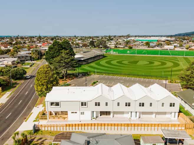 1 & 2/118 Links Avenue, Mount Maunganui