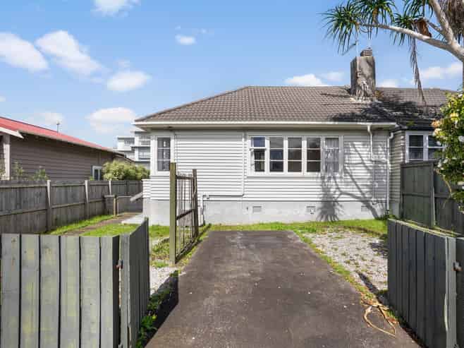 30 Onewa Road, Northcote