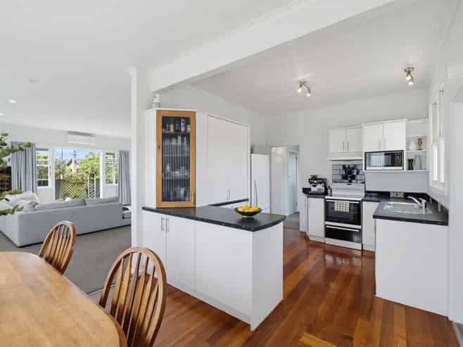 120 Murdoch Road West, Raureka