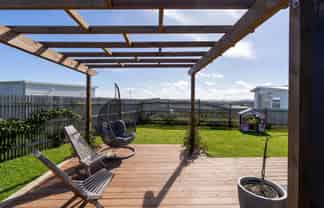 16 Tunarau Street, Raglan