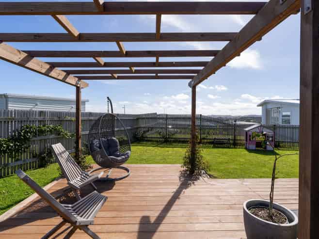 16 Tunarau Street, Raglan