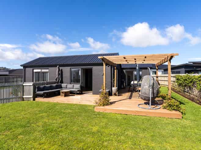 16 Tunarau Street, Raglan